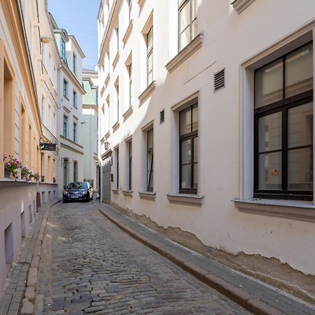Spacious 1-Bedroom Apartment In The Heart Of Old Town Riga Bagian luar foto
