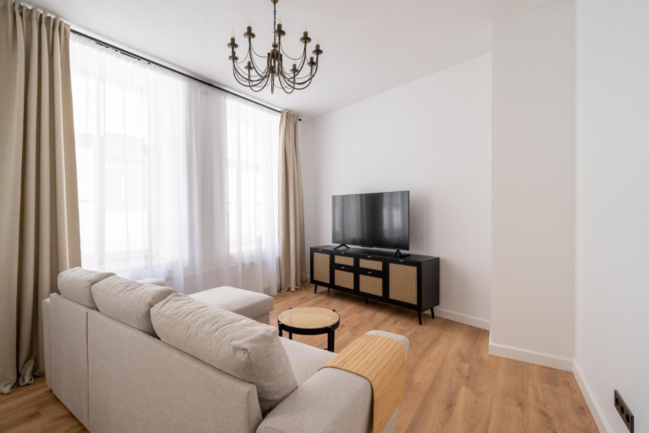 Spacious 1-Bedroom Apartment In The Heart Of Old Town Riga Bagian luar foto