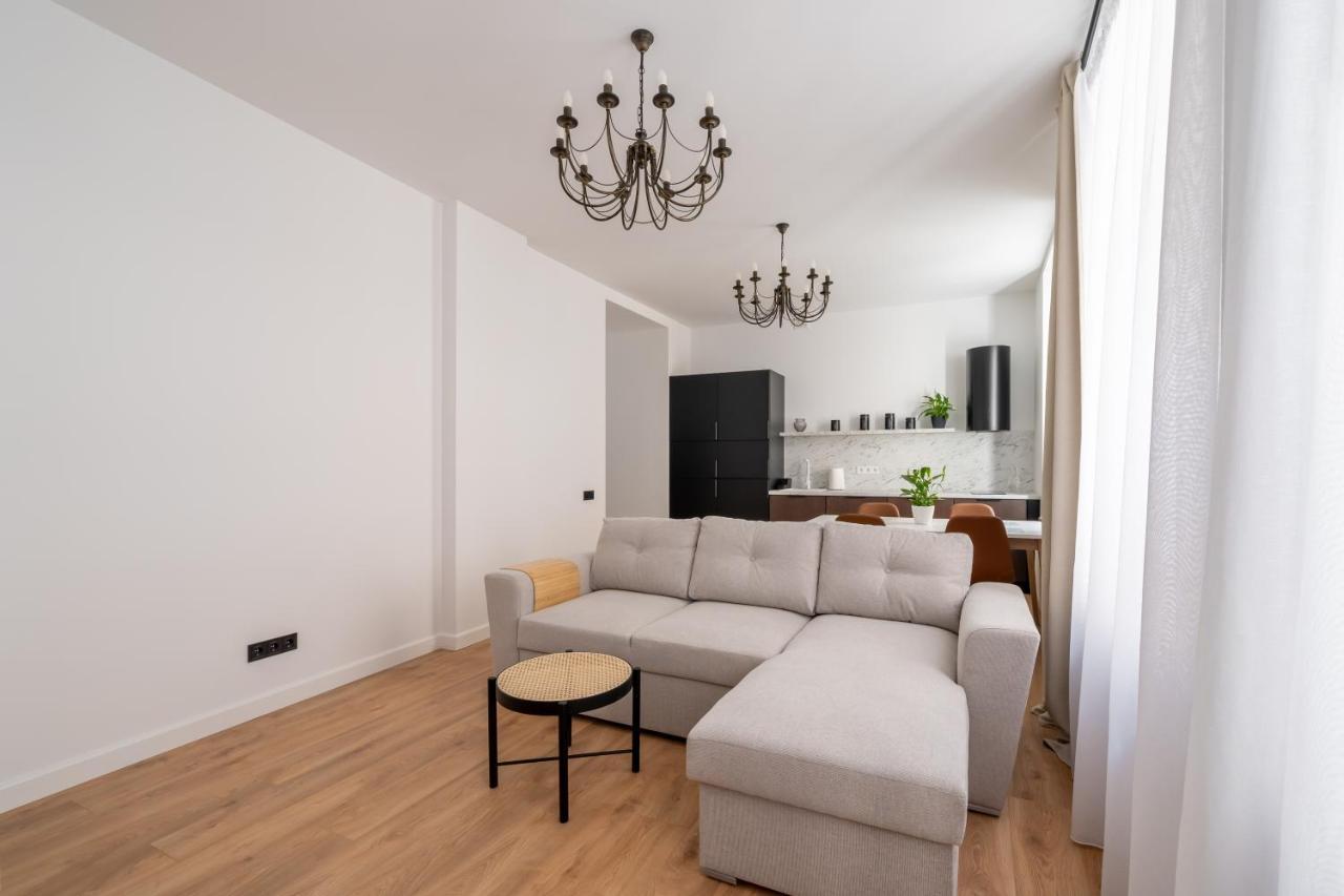 Spacious 1-Bedroom Apartment In The Heart Of Old Town Riga Bagian luar foto